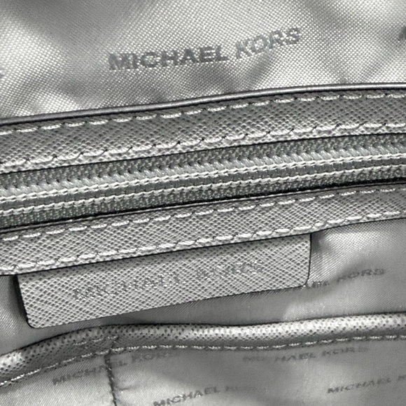 Michael Kors Jet Set Travel Large Tote with laptop separator Gray EUC! - Picture 10 of 16